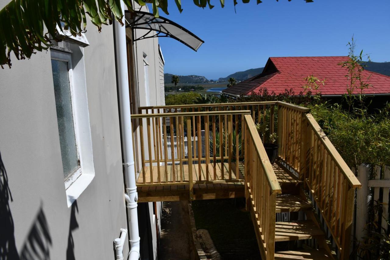 Friendz Guesthouse Книсна Екстер'єр фото