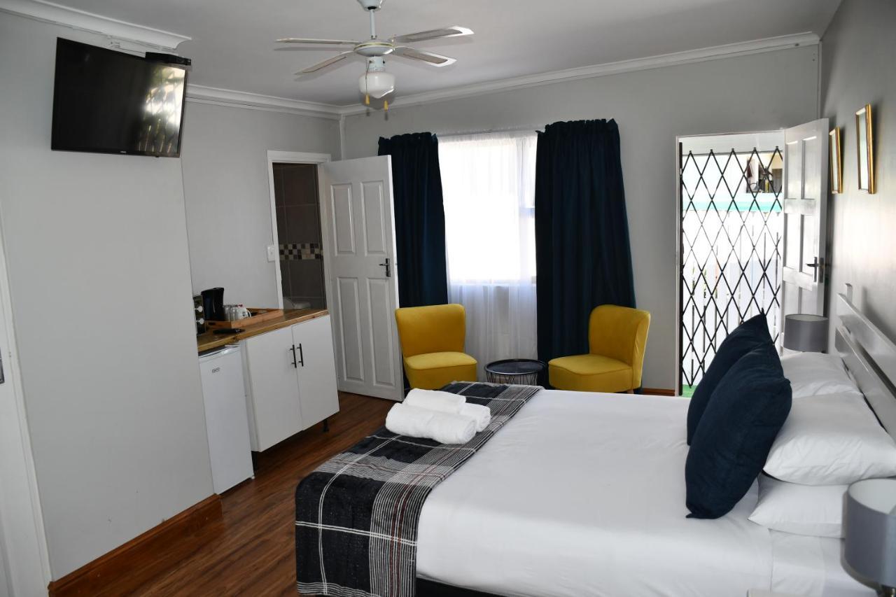 Friendz Guesthouse Книсна Екстер'єр фото