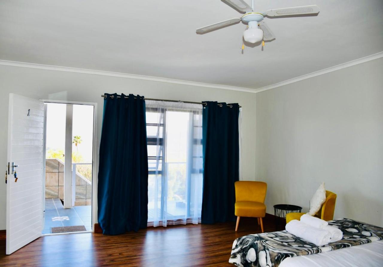 Friendz Guesthouse Книсна Екстер'єр фото