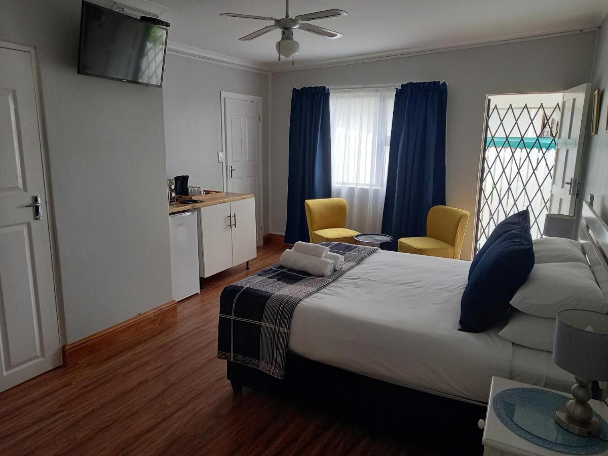 Friendz Guesthouse Книсна Екстер'єр фото