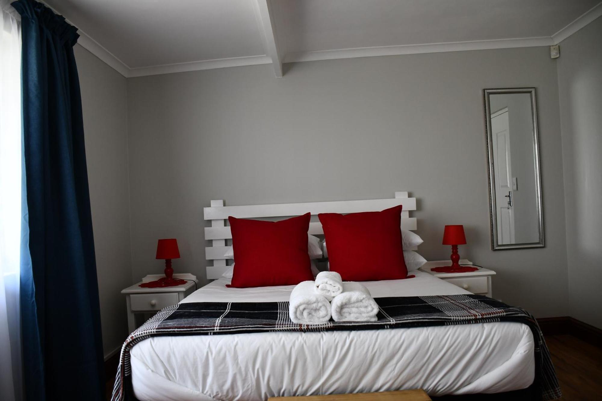 Friendz Guesthouse Книсна Номер фото