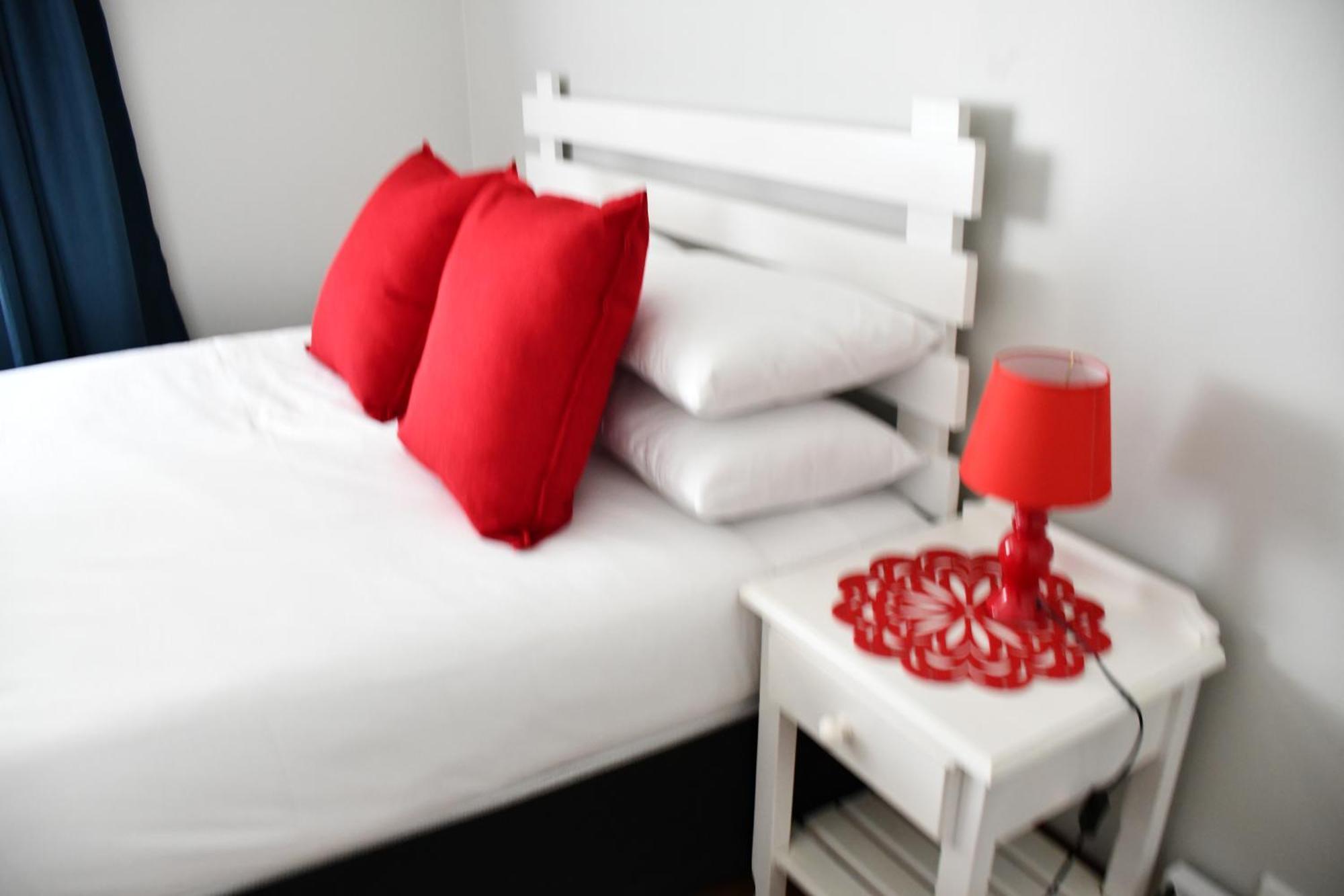 Friendz Guesthouse Книсна Номер фото
