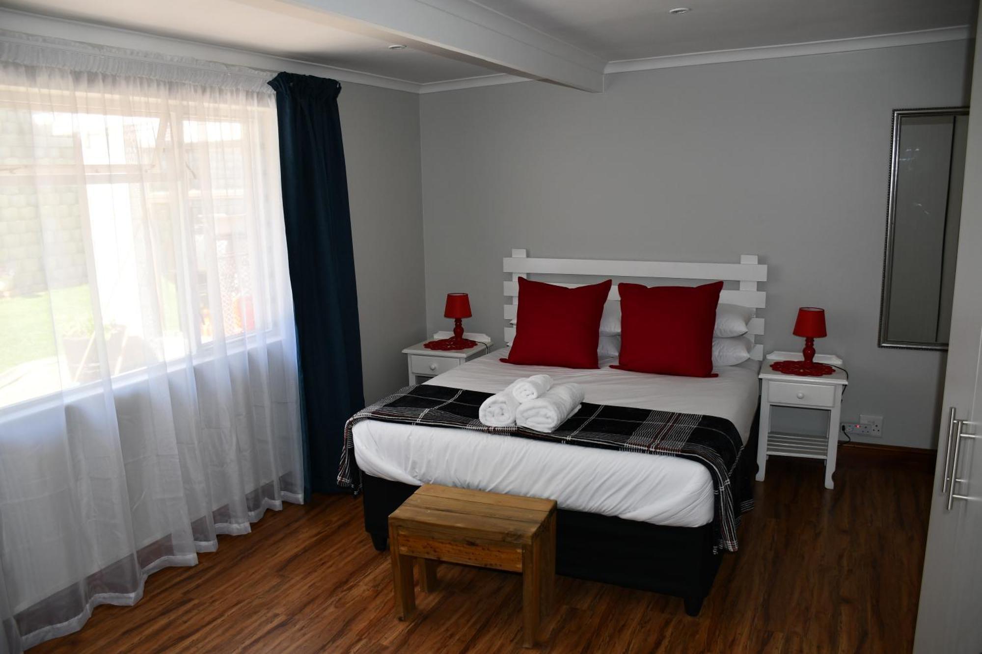 Friendz Guesthouse Книсна Номер фото