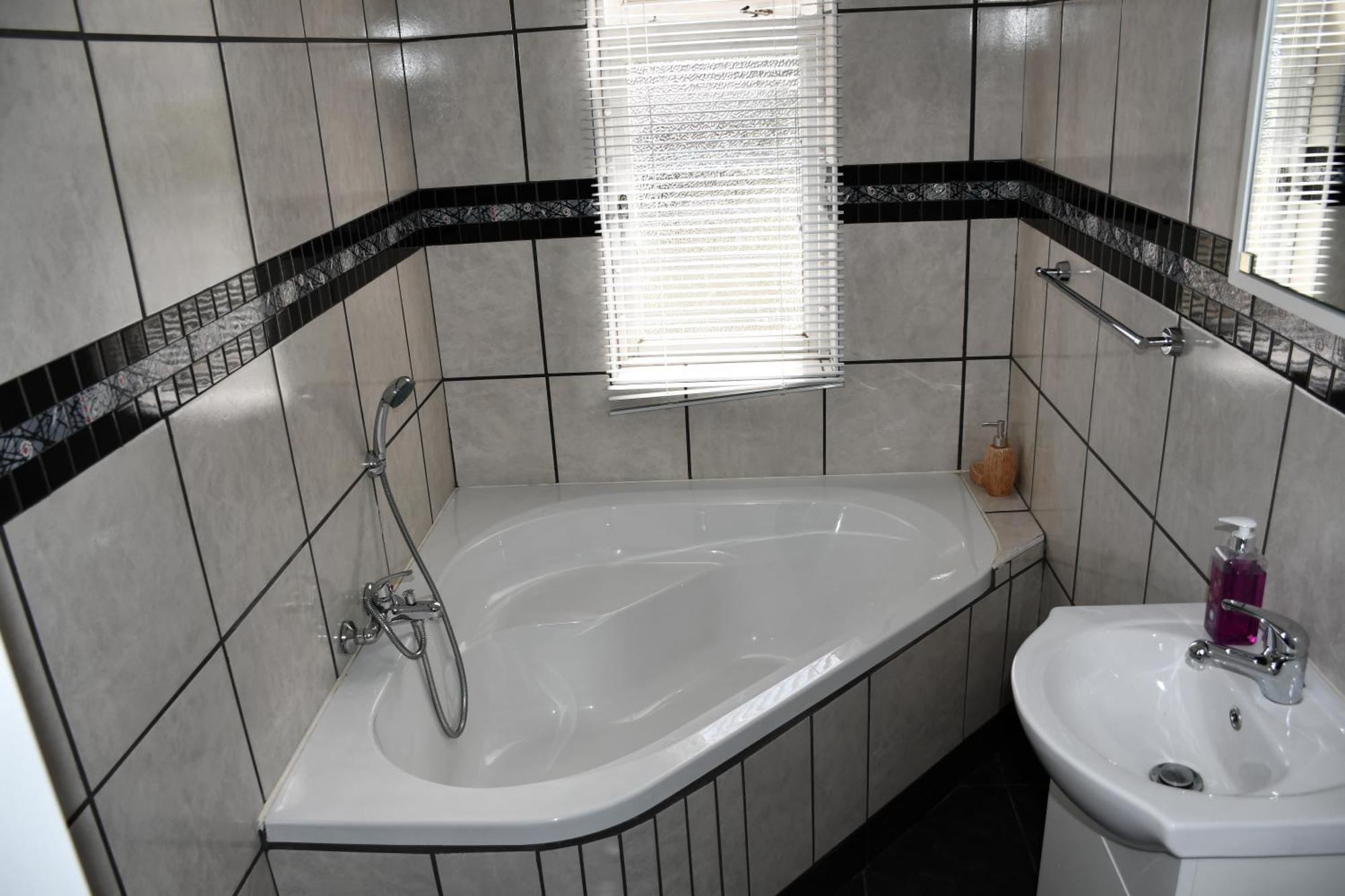Friendz Guesthouse Книсна Номер фото